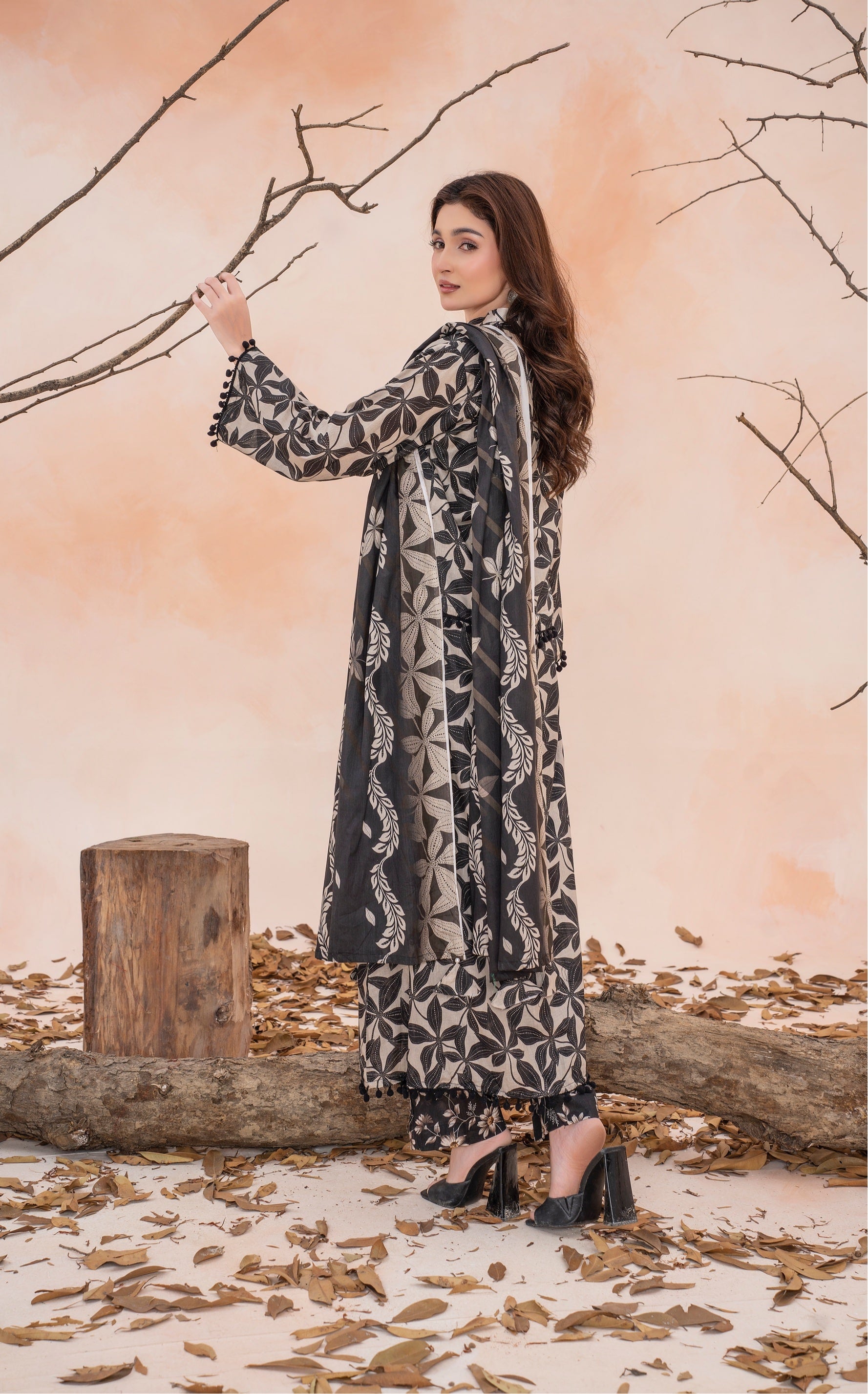 Elle- Luxury 03 Piece Unstitched Digital Print Lawn