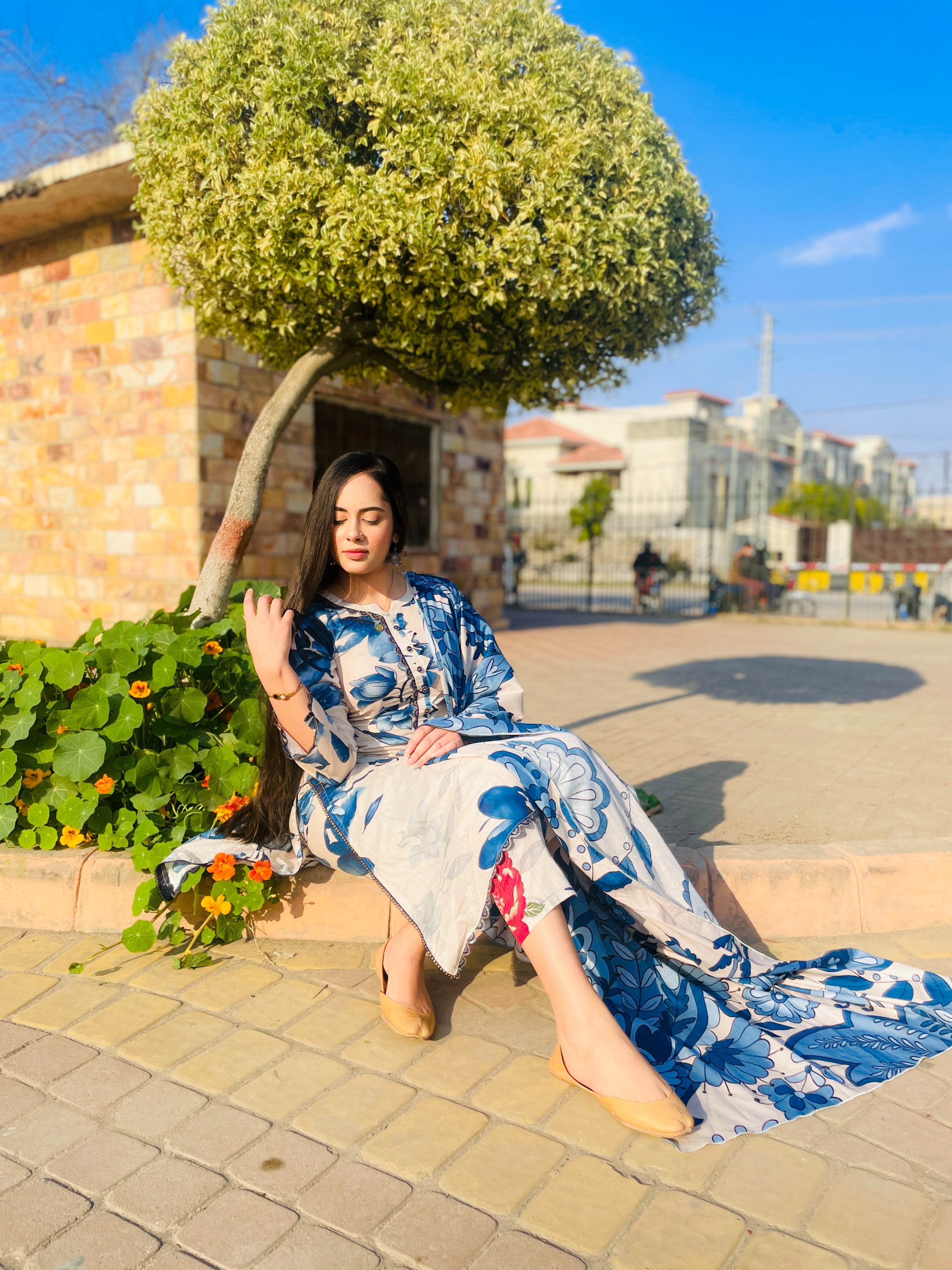 Neelofar - 03 Piece Unstitched Digital Print with Lawn Dupatta