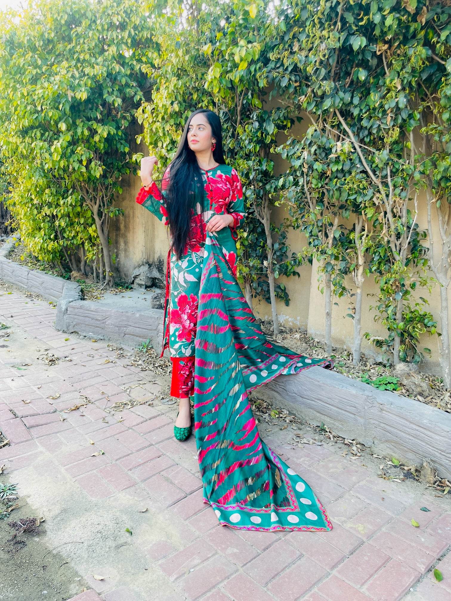 Garden Gala - 03 Piece Unstitched Digital Print with Lawn Dupatta - Ayzal Minal